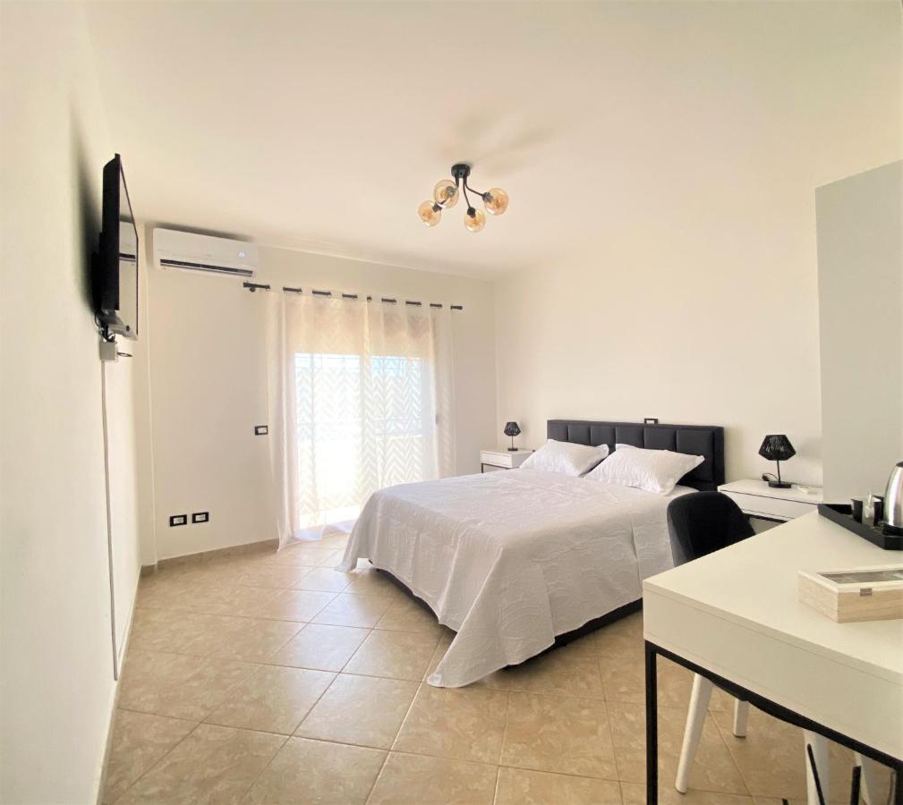 The White Corner Apartment Durres Exterior photo